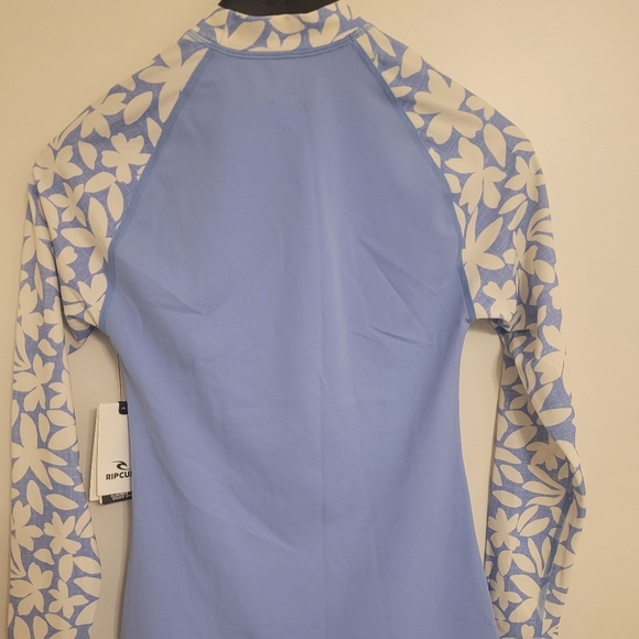 NWT Rip Curl Blue Floral Rash Guard - Picture 2 of 5